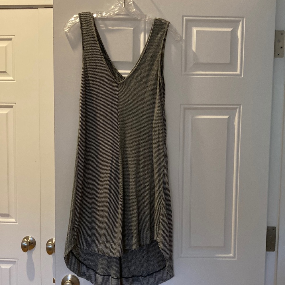 BR cover up; petite xs but runs lg. I wear a standard sm. & this is great.